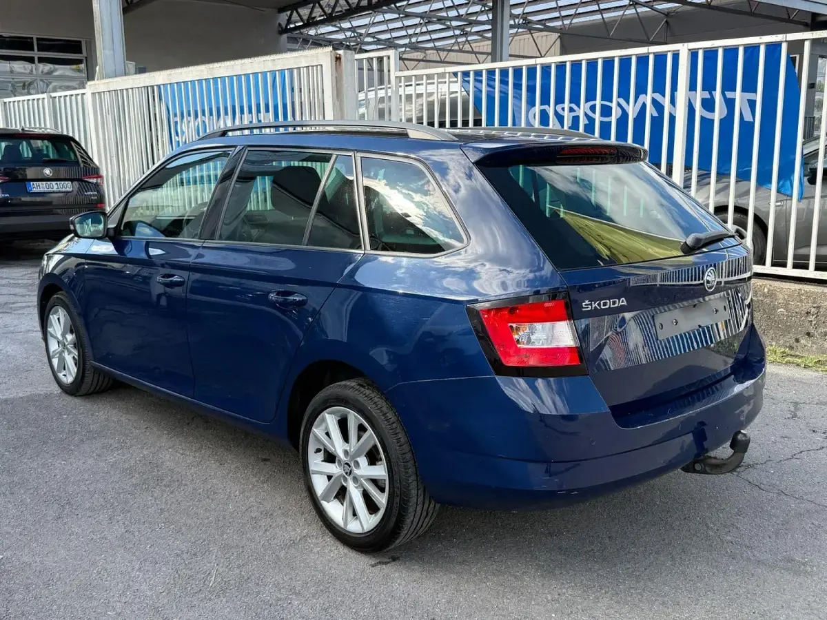 Gebraucht Skoda Fabia Style 105 PS (77 kW) 2016 Blau Kombi