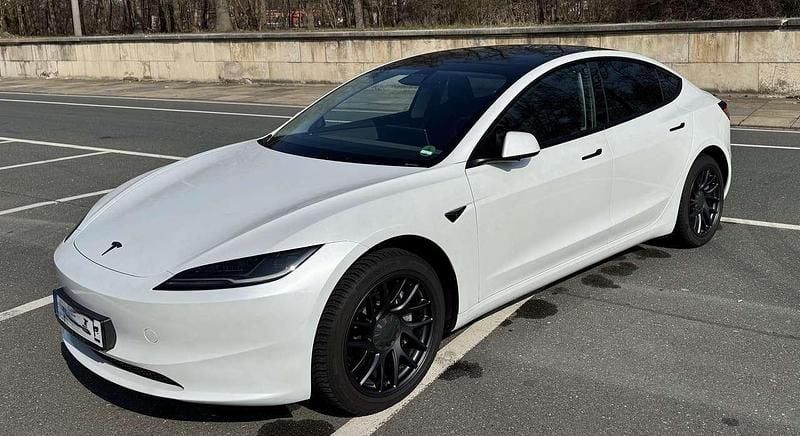 Gebraucht Tesla Model 3 Long Range RWD 235 kW (320 PS) 2024 Weiß Limousine