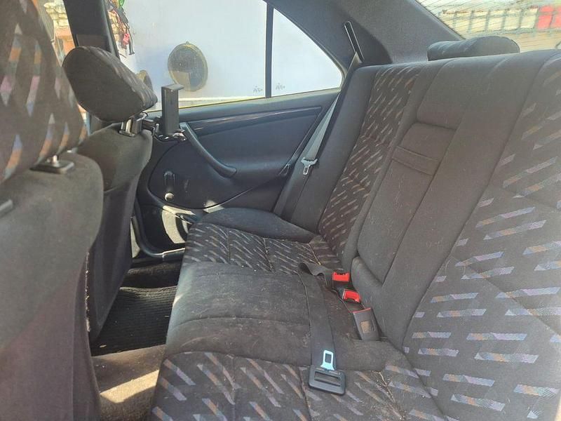 Gebraucht Mercedes C180 122 PS (89 kW) 1998 Silber Limousine