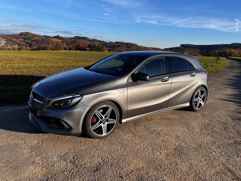 Gebraucht Mercedes A250 AMG line 218 PS (160 kW) 2017 Grau Limousine
