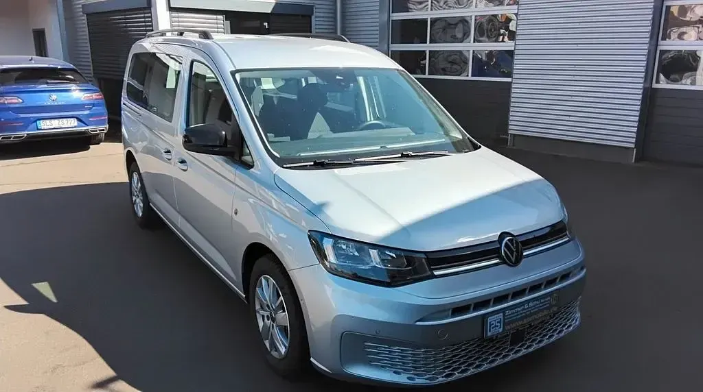 Gebraucht VW Caddy Life 122 PS (89 kW) 2023 Silber Van / Kleinbus