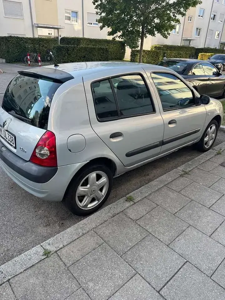 Gebraucht Renault Clio II Expression 75 PS (55 kW) 2003 Grau Limousine