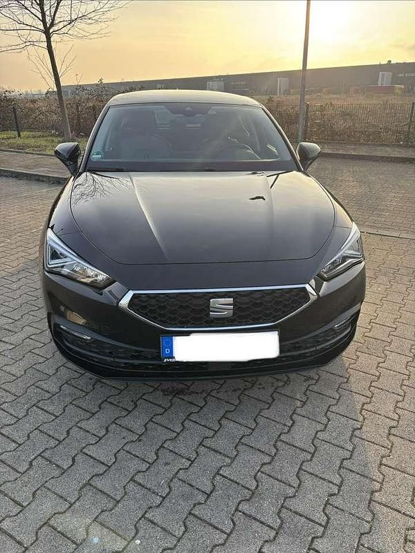 Gebraucht Seat Leon Style 131 PS (96 kW) 2022 Schwarz Kleinwagen