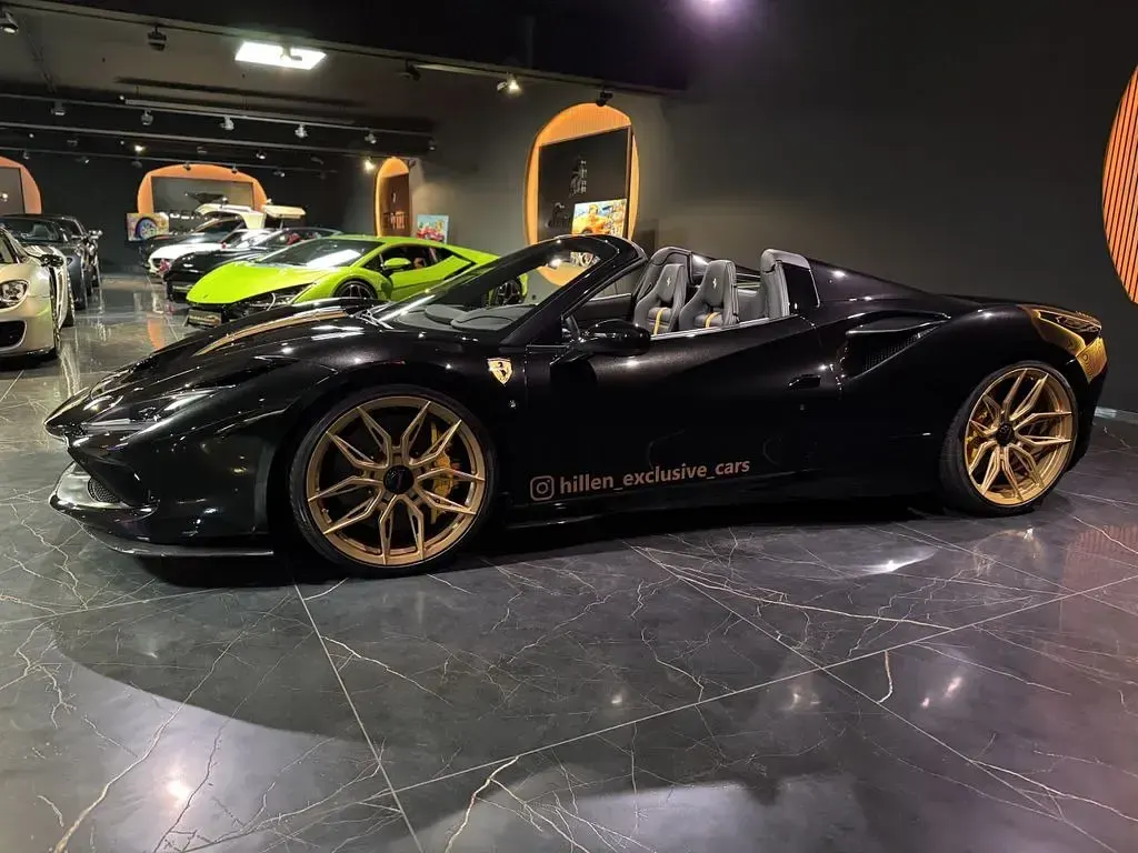 Second-hand Ferrari F8 721 CP (530 kW) 2023 Negru Cabrio