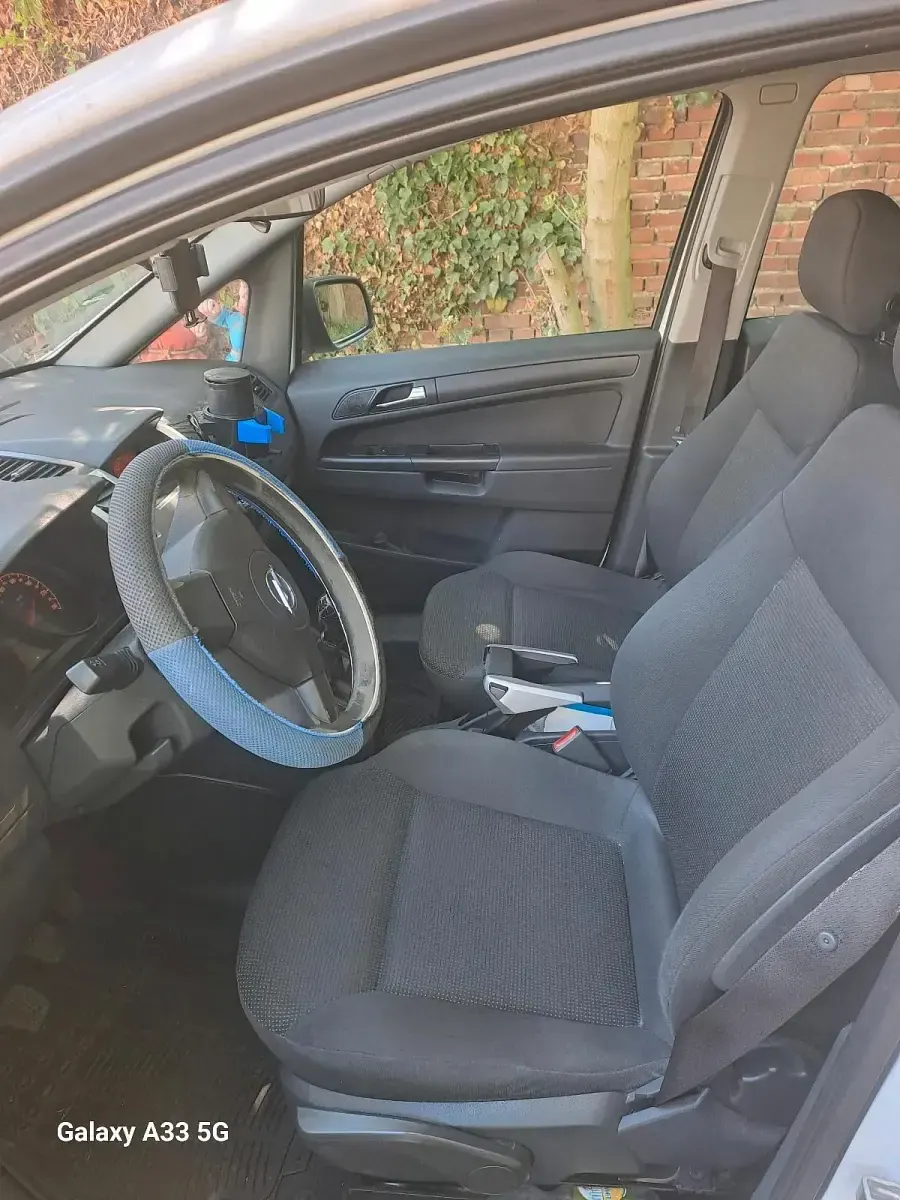 Gebraucht Opel Zafira 116 PS (85 kW) 2011 Weiß Van / Kleinbus