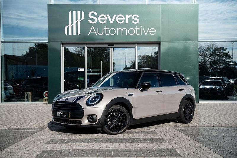 Grau Gebraucht 2022 Mini Cooper Clubman Comfort Kombi | 25.288 € (Etwas zu teuer) - Bild 1/4