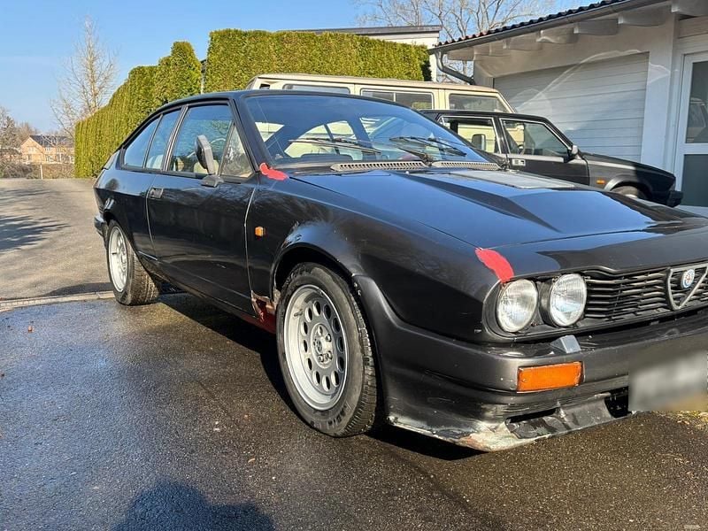 Gebraucht Alfa Romeo GTV 192 PS (141 kW) 1982 Grau Coupé