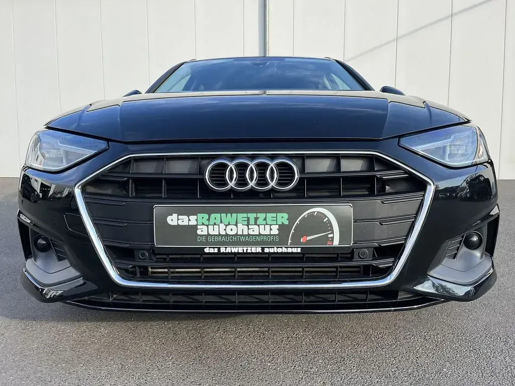 Gebraucht Audi A4 150 PS (110 kW) 2022 Mythosschwarz Kombi