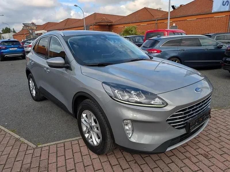 Używany Ford Kuga Titanium 120 KM (88 kW) 2022 Srebrny SUV