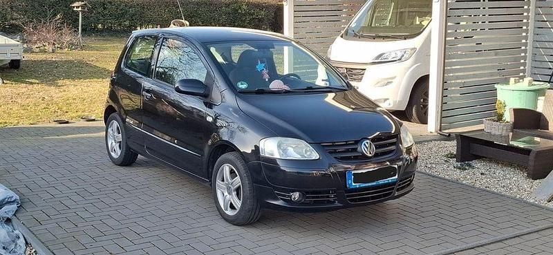 Gebraucht VW Fox Style 54 PS (39 kW) 2011 Schwarz Kleinwagen