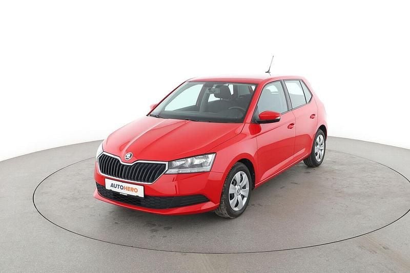 Rot Gebraucht 2021 Skoda Fabia Cool Plus Limousine | 13.950 € (Fairer Preis) - Bild 1/3