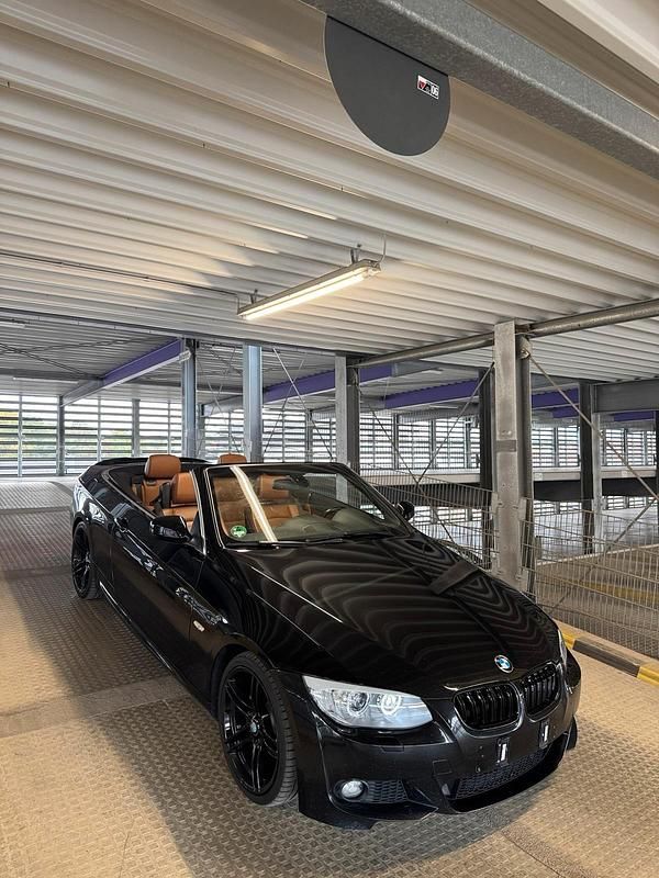 Schwarz Gebraucht 2010 BMW 320 Cabriolet Cabrio | 13.900 € (Teuer) - Bild 1/4