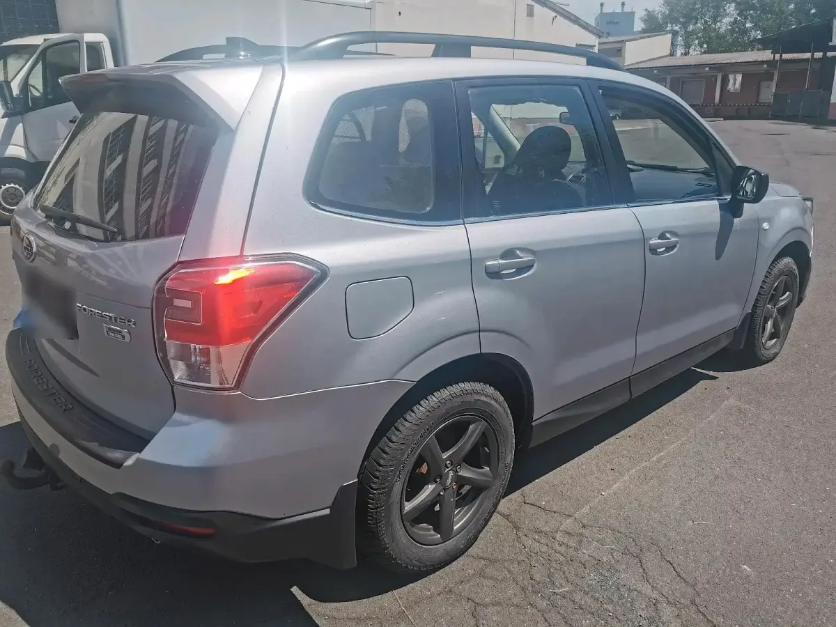 Gebraucht Subaru Forester Active 147 PS (108 kW) 2018 Silber SUV