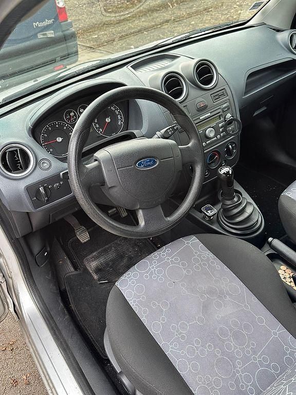 Gebraucht Ford Fiesta Ambiente 69 PS (50 kW) 2007 Grau Limousine