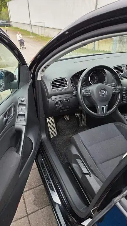 Gebraucht VW Golf VI Comfortline 105 PS (77 kW) 2011 Schwarz Kleinwagen