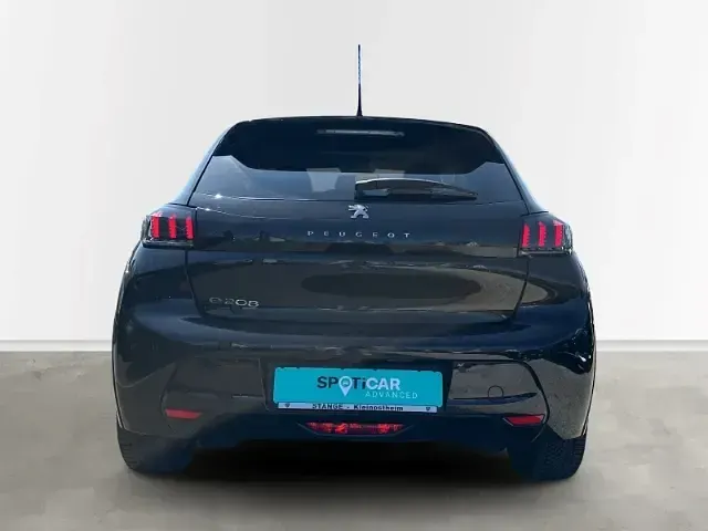 Gebraucht Peugeot e-208 Allure 100 kW (136 PS) 2023 Kleinwagen