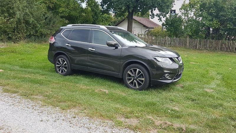 Gebraucht Nissan X-Trail N-Vision 177 PS (130 kW) 2017 Grün SUV