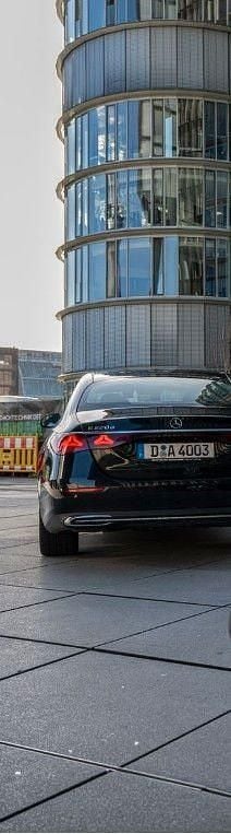 Gebraucht Mercedes E220 197 PS (144 kW) 2024 Schwarz Limousine