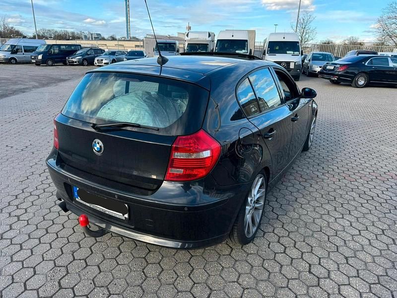 Gebraucht BMW 123 205 PS (150 kW) 2009 Schwarz Kleinwagen