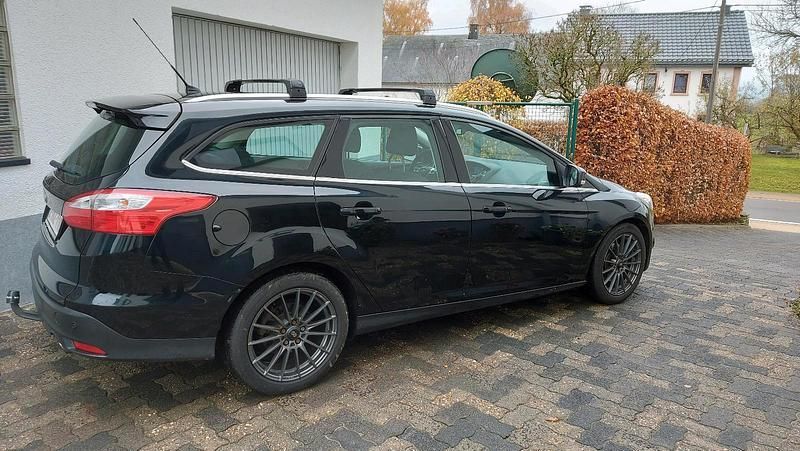 Gebraucht Ford Focus 150 PS (110 kW) 2013 Schwarz Kombi