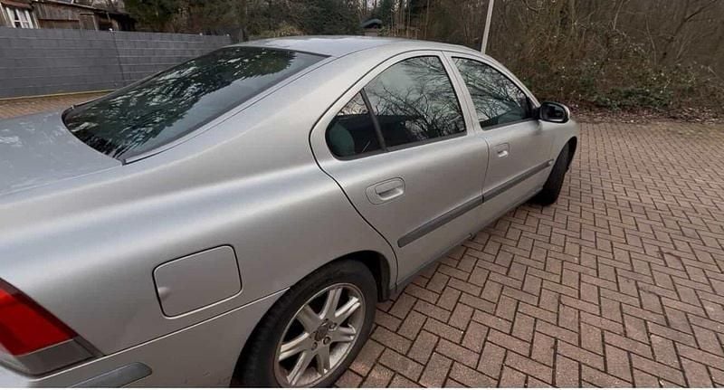 Gebraucht Volvo S60 170 PS (125 kW) 2002 Silber Limousine