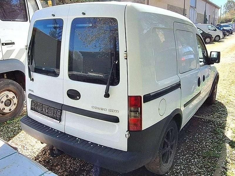 Usata Opel Combo 75 CV (55 kW) 2007 Bianco Monovolume
