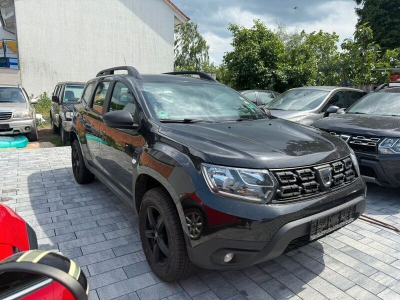 Schwarz Gebraucht 2019 Dacia Duster Comfort SUV | 9.999 € (Guter Preis) - Bild 1/4