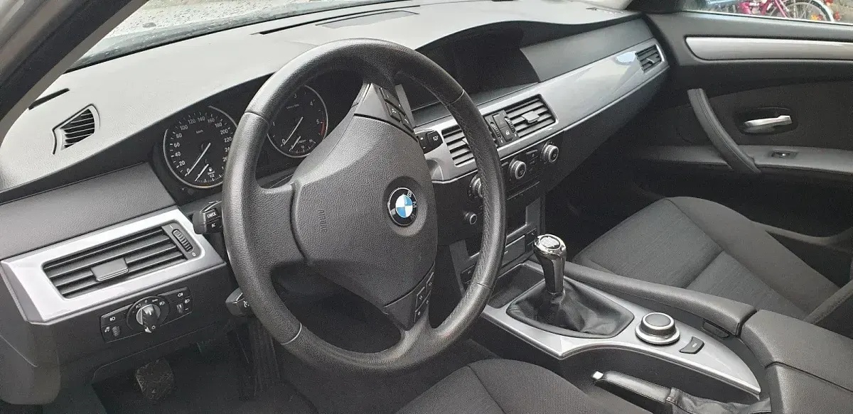 Gebraucht BMW 520 177 PS (130 kW) 2008 Silber Limousine