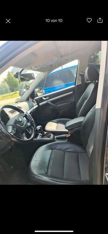 Grau Gebraucht 2010 Skoda Octavia Elegance Kombi | 8.500 € - Bild 1/4