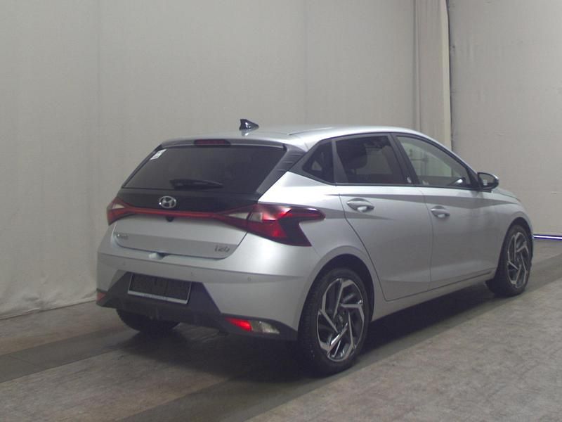 Gebraucht Hyundai i20 101 PS (74 kW) 2022 Silber Kleinwagen
