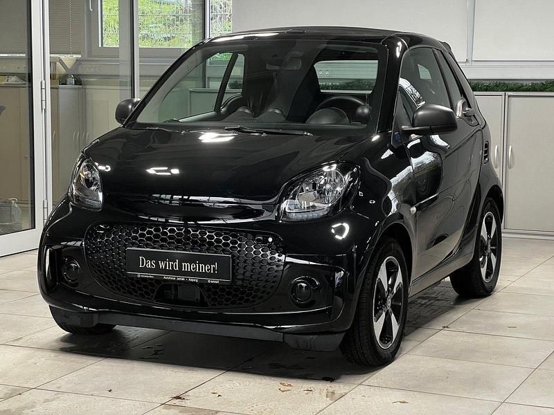 Schwarz Gebraucht 2020 Smart ForTwo Electric Drive Passion Cabrio | 11.420 € (Fairer Preis) - Bild 1/3