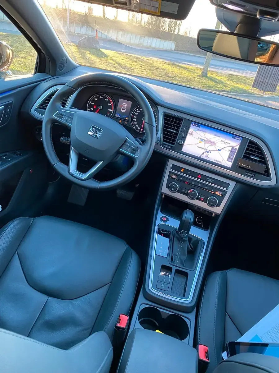 Używany Seat Leon 190 KM (139 kW) 2018 Purpurowy Kombi