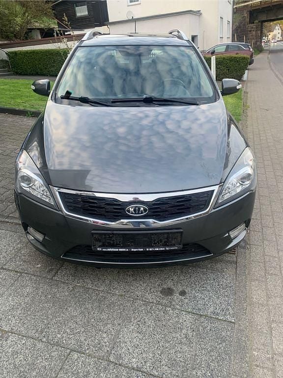 Gebraucht Kia Ceed Sportswagon Spirit 116 PS (85 kW) 2009 Kombi
