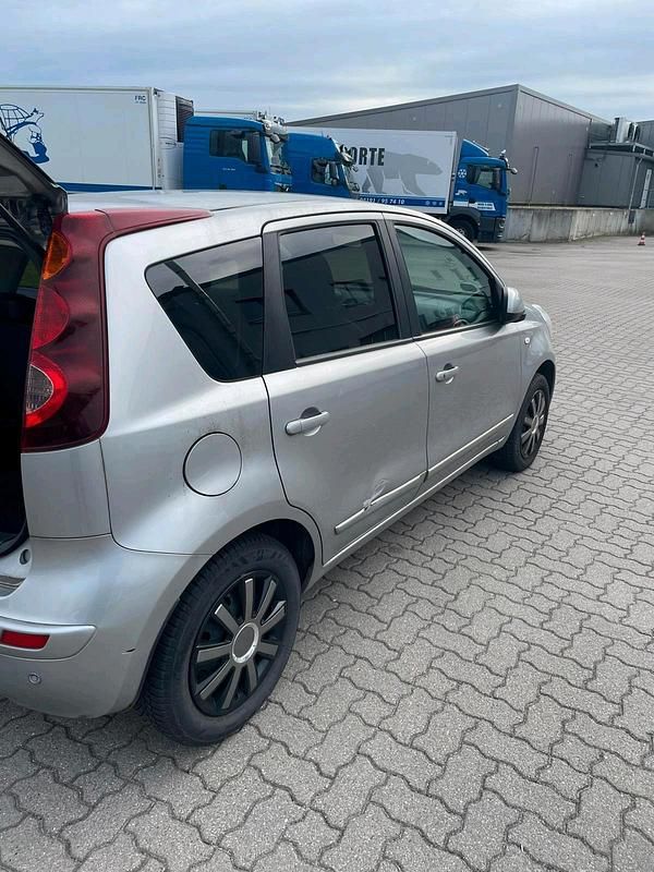 Gebraucht Nissan Note 70 PS (51 kW) 2009 Silber Kleinwagen
