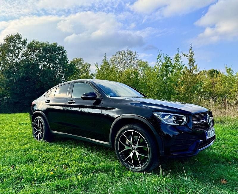 Schwarz Gebraucht 2020 Mercedes GLC300e AMG Coupé | 34.890 € (Guter Preis) - Bild 1/4