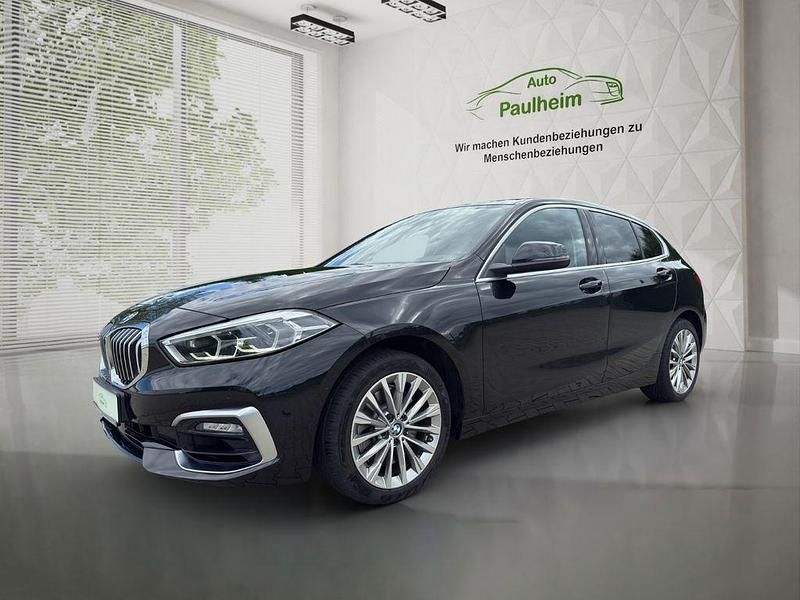 Schwarz Gebraucht 2022 BMW 120 Luxury Line Kleinwagen | 28.690 € (Fairer Preis) - Bild 1/4
