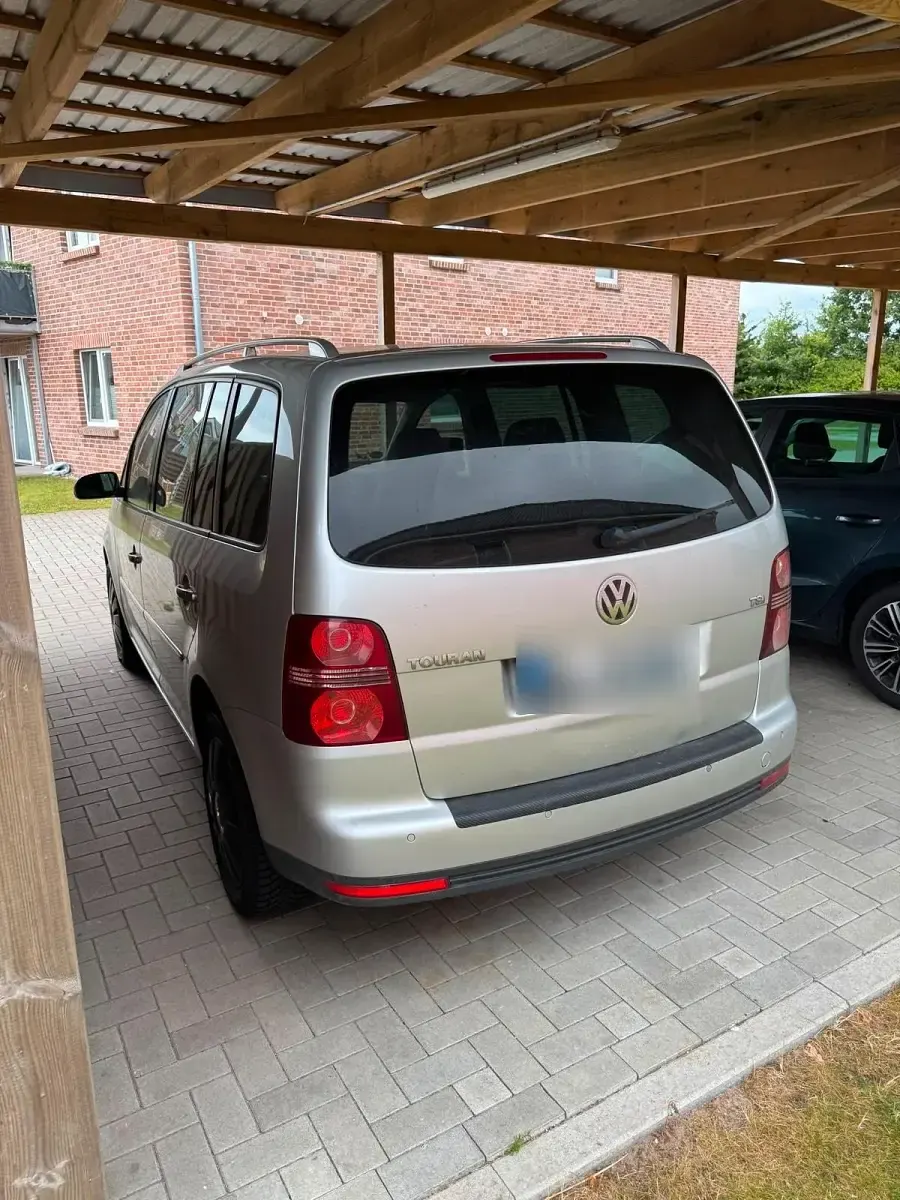Gebraucht VW Touran 140 PS (102 kW) 2007 Silber Van / Kleinbus