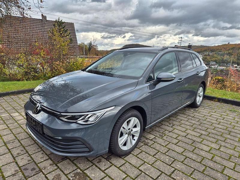 Grau Gebraucht 2021 VW Golf VIII Life Kombi | 17.590 € (Fairer Preis) - Bild 1/4