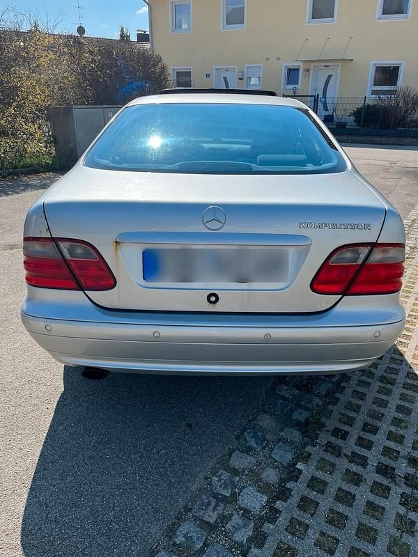 Gebraucht Mercedes CLK230 193 PS (141 kW) 2000 Silber Coupé