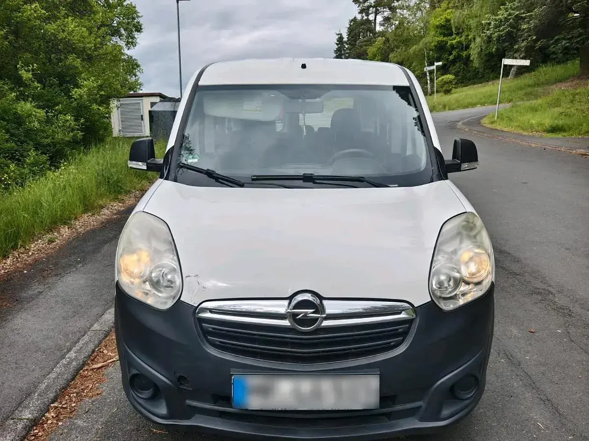 Gebraucht Opel Combo 105 PS (77 kW) 2012 Weiß Van / Kleinbus