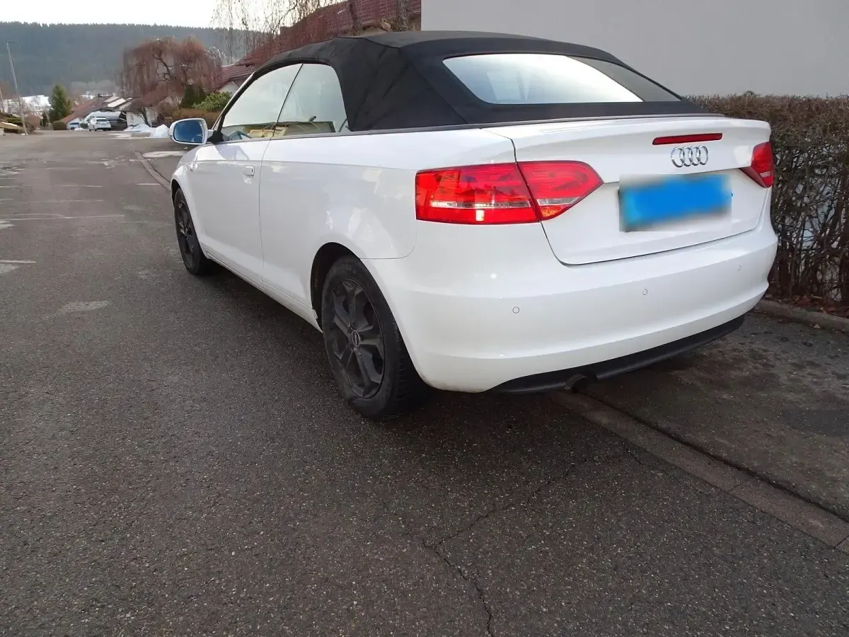 Gebraucht Audi A3 Cabriolet Attraction 105 PS (77 kW) 2012 Weiß Cabrio