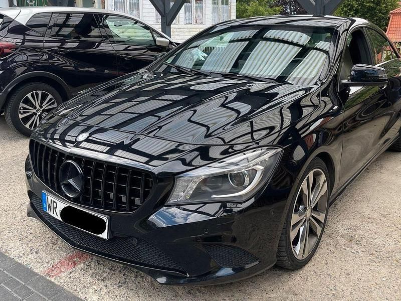 Gebraucht Mercedes CLA180 122 PS (89 kW) 2015 Schwarz Limousine