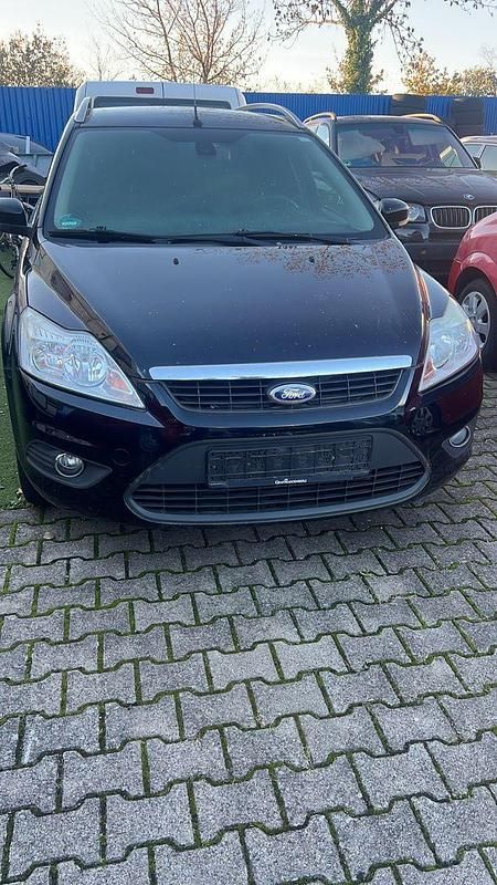 Schwarz Gebraucht 2011 Ford Focus Titanium Kombi | 1.650 € (Superpreis) - Bild 1/4