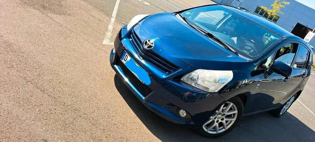 Gebraucht Toyota Verso 150 PS (110 kW) 2010 Blau Van / Kleinbus