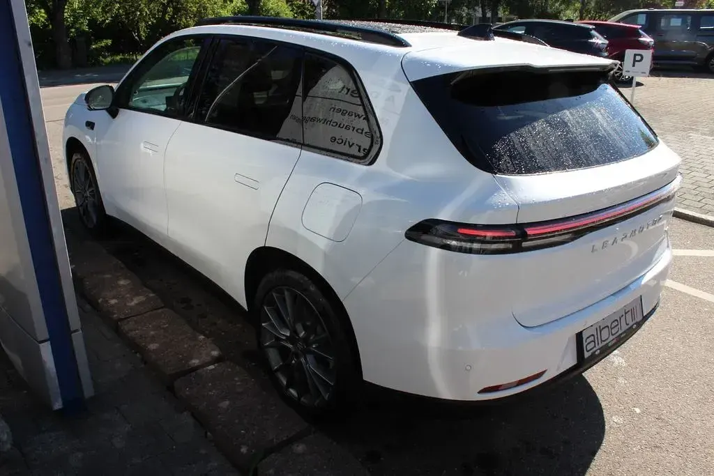 Neu Leapmotor C10 215 PS (158 kW) 2026 Weiß SUV