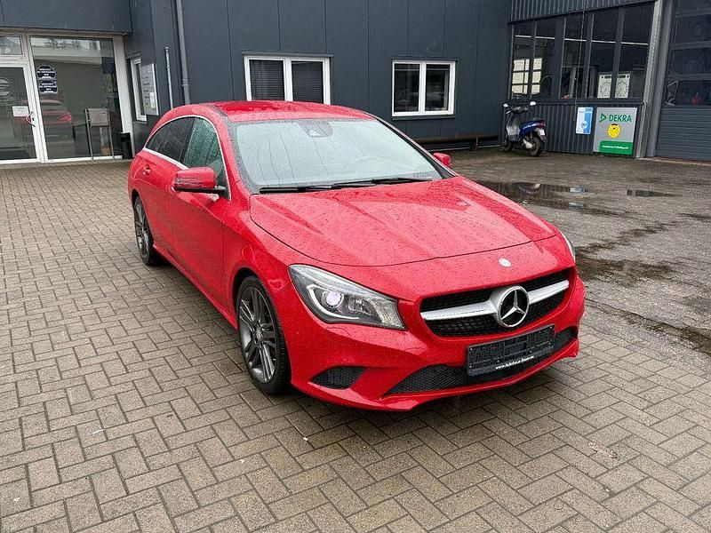 Gebraucht Mercedes CLA250 211 PS (155 kW) 2016 Rot Limousine