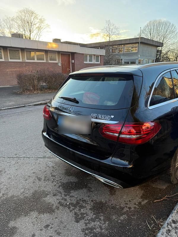 Gebraucht Mercedes C300e 211 PS (155 kW) 2020 Schwarz Kombi