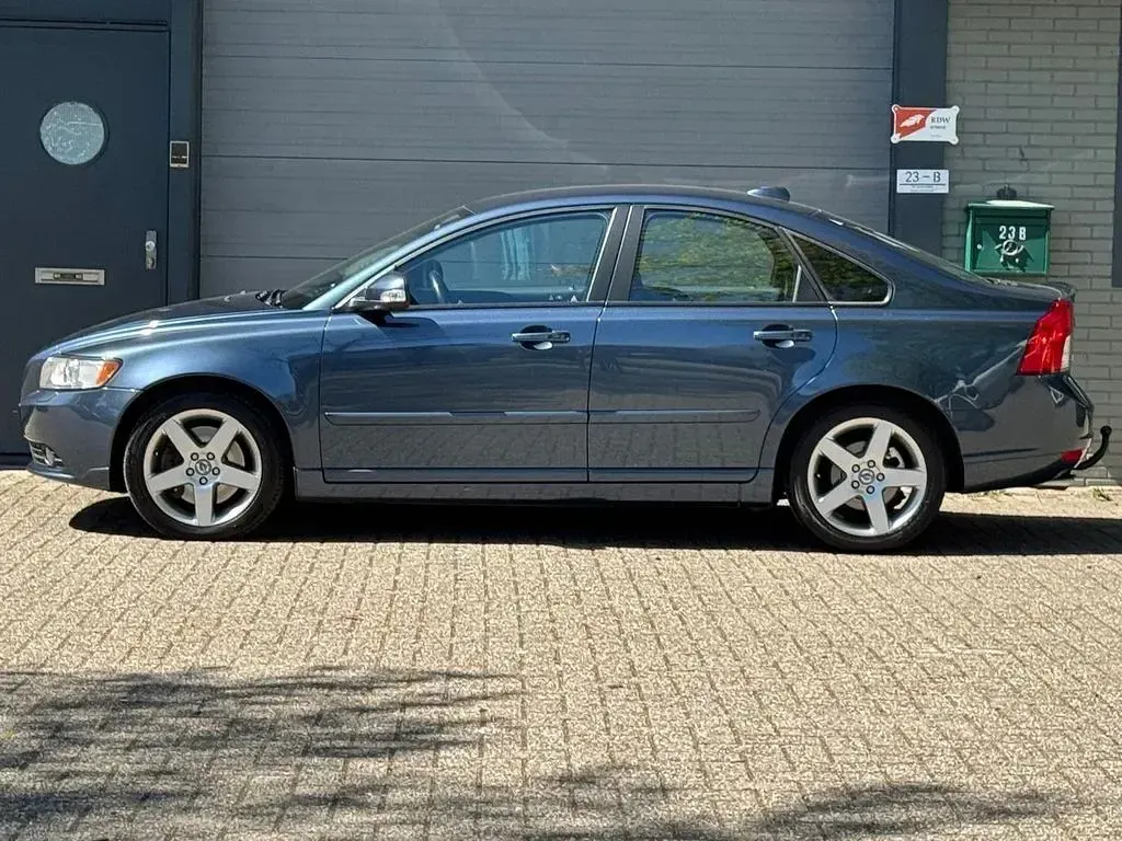 Gebraucht Volvo S40 Momentum 150 PS (110 kW) 2010 Blau Limousine
