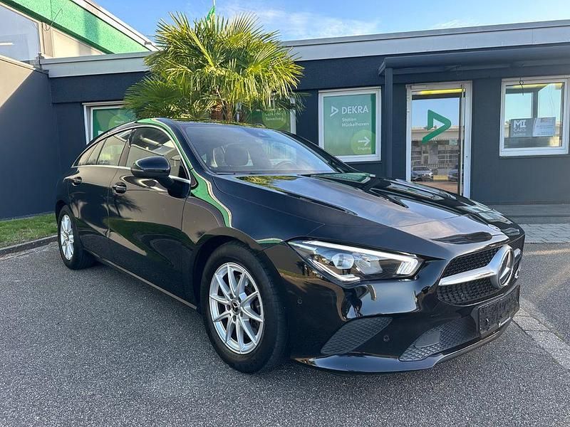 Schwarz Gebraucht 2021 Mercedes CLA180 Shooting Brake Kombi | 16.990 € (Fairer Preis) - Bild 1/4