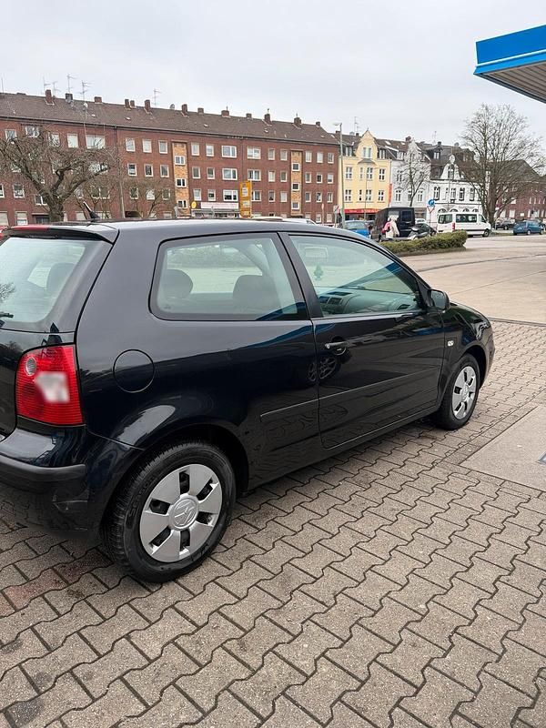 Gebraucht VW Polo 54 PS (39 kW) 2003 Schwarz Kleinwagen